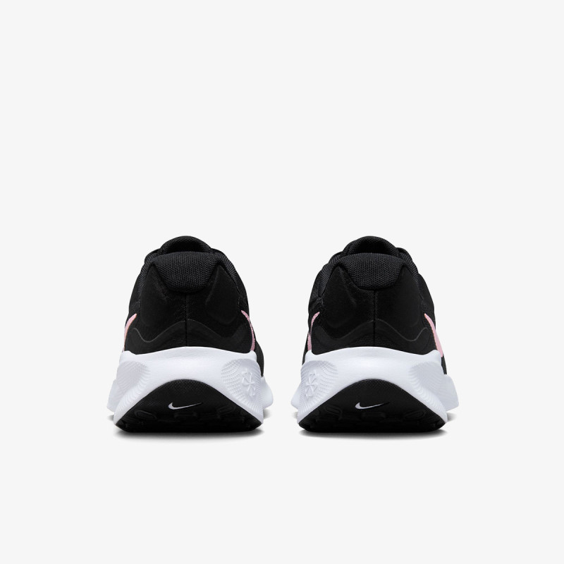 Nike Revolution 7 