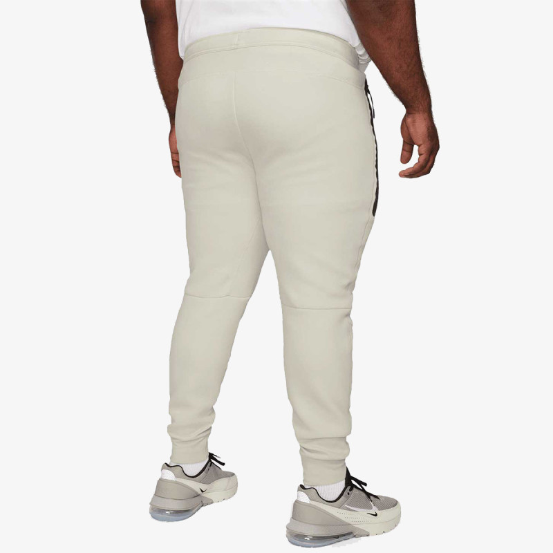 Nike Tech Fleece 