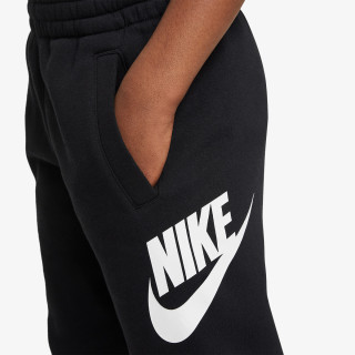 Nike Sportswear Club 