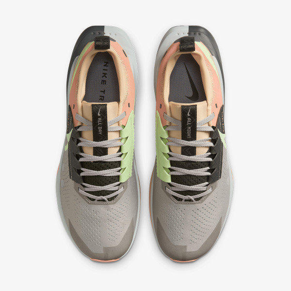 Nike Vomero 17 