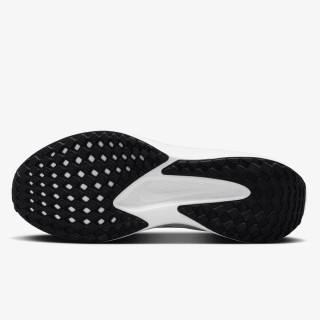 Nike Quest 6 