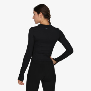 Nike One Fitted 
