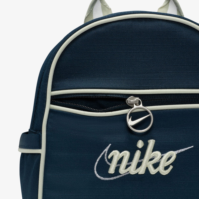 Nike Futura 365 