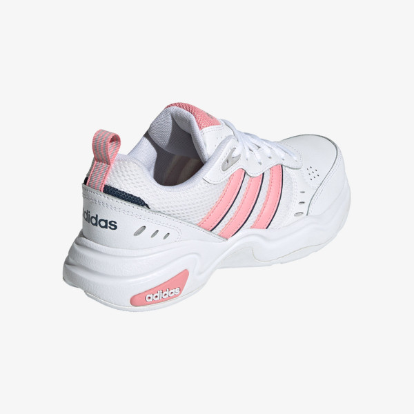 adidas Маратонки STRUTTER 