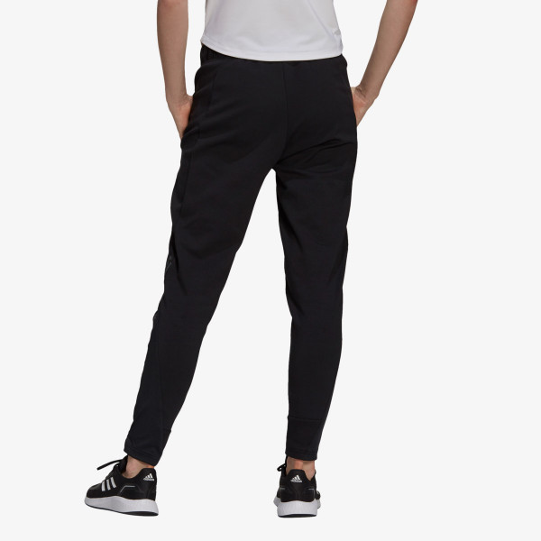 adidas DESIGNED TO MOVE 