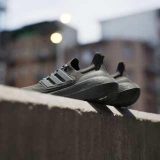 adidas ULTRABOOST 23 