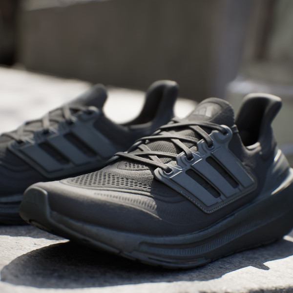 adidas ULTRABOOST 23 