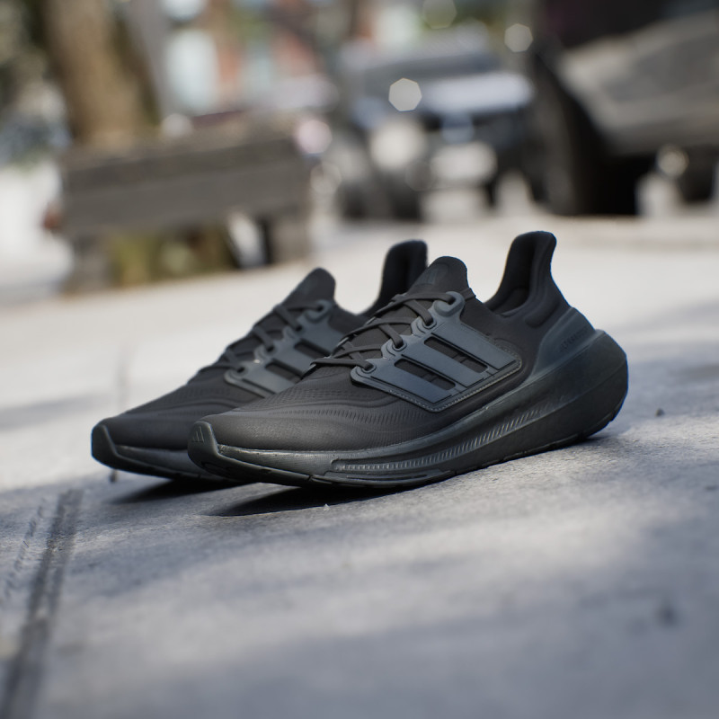 adidas ULTRABOOST 23 