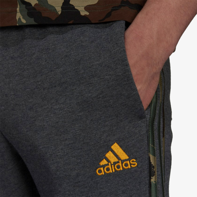 adidas ESSENTIALS FLEECE CAMO-PRINT 