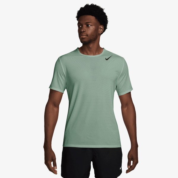 Nike AeroSwift 