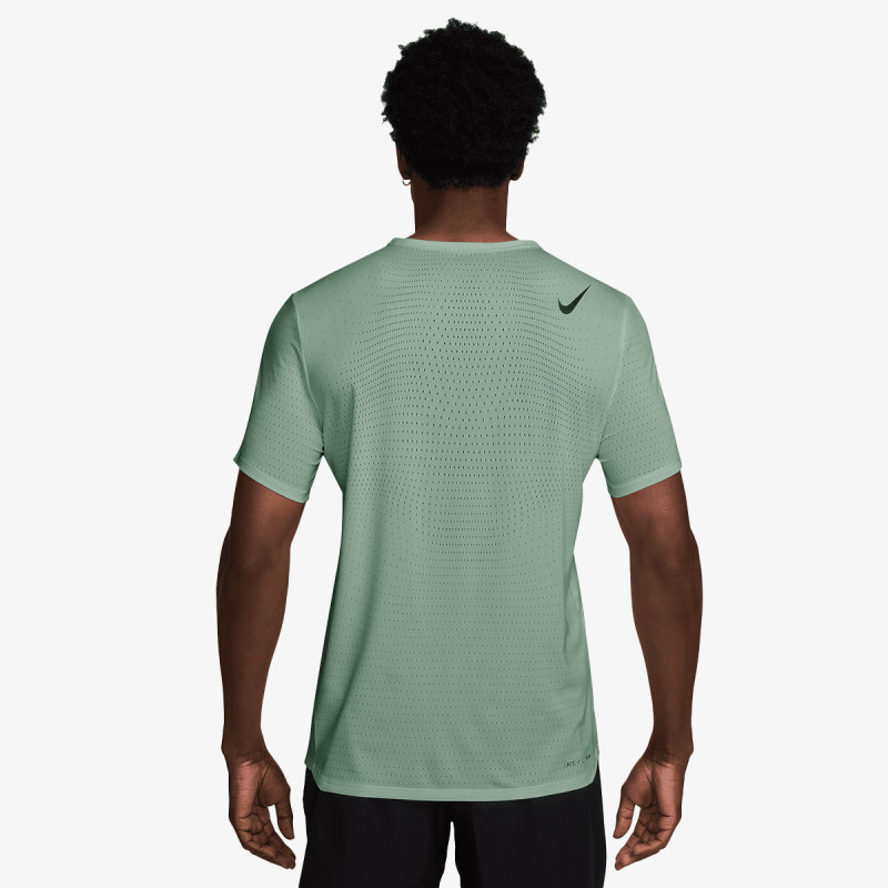 Nike AeroSwift 