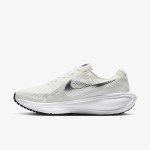 Nike Revolution 8 