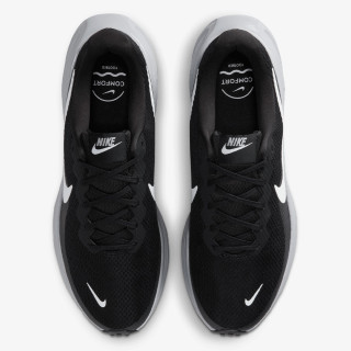 Nike Revolution 8 