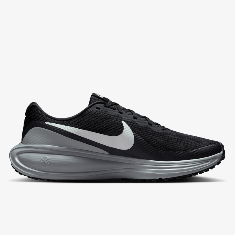 Nike Revolution 8 