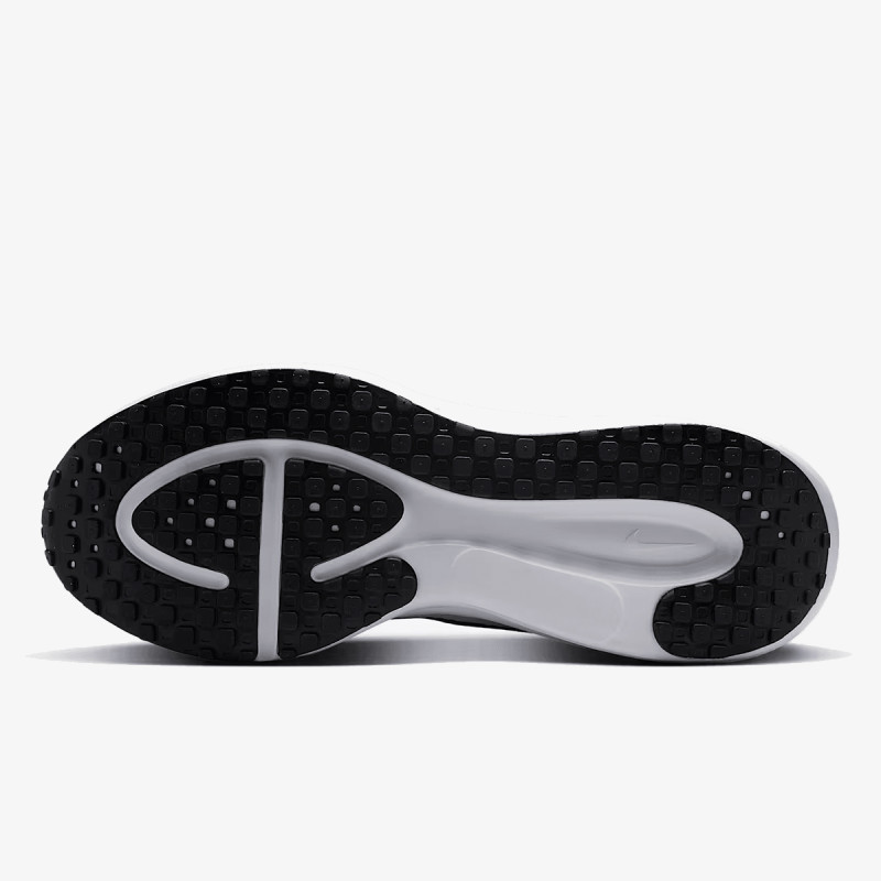 Nike REVOLUTION 8 