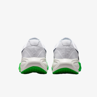 Nike Revolution 8 
