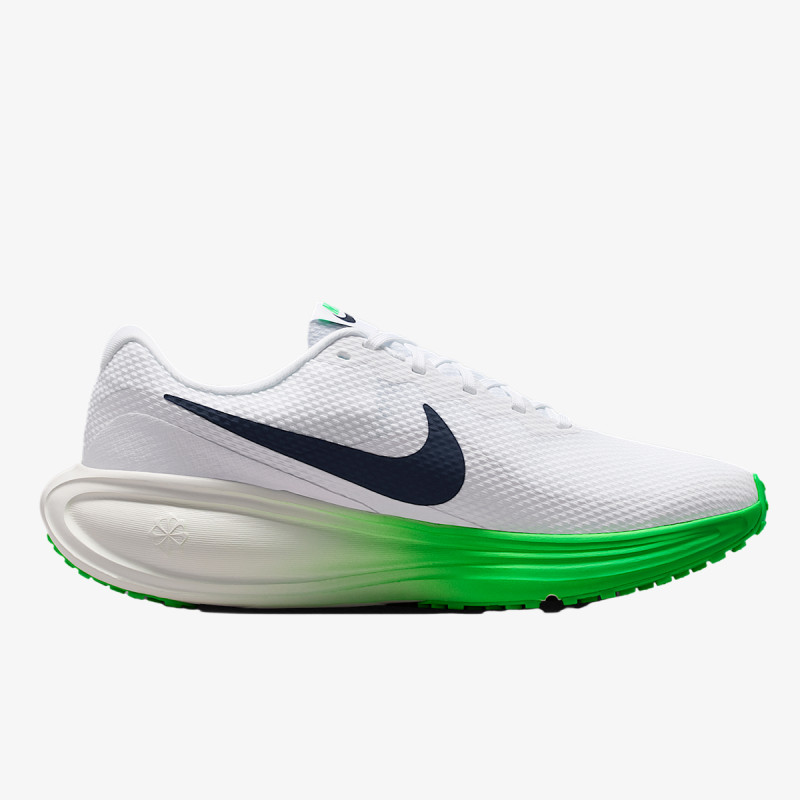 Nike Revolution 8 