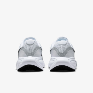 Nike NIKE REVOLUTION 8 