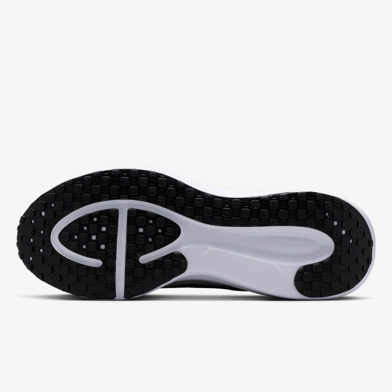 Nike NIKE REVOLUTION 8 