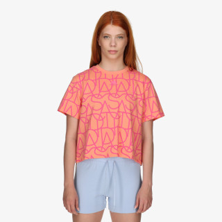 adidas ТЕНИСКА Allover adidas Graphic Boyfriend T-Shirt 