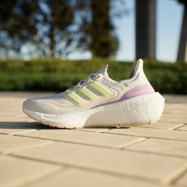 adidas ULTRABOOST LIGHT W 