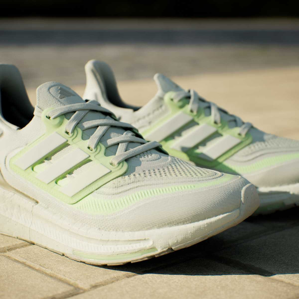 adidas ULTRABOOST LIGHT W 