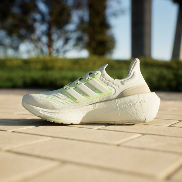 adidas ULTRABOOST LIGHT W 