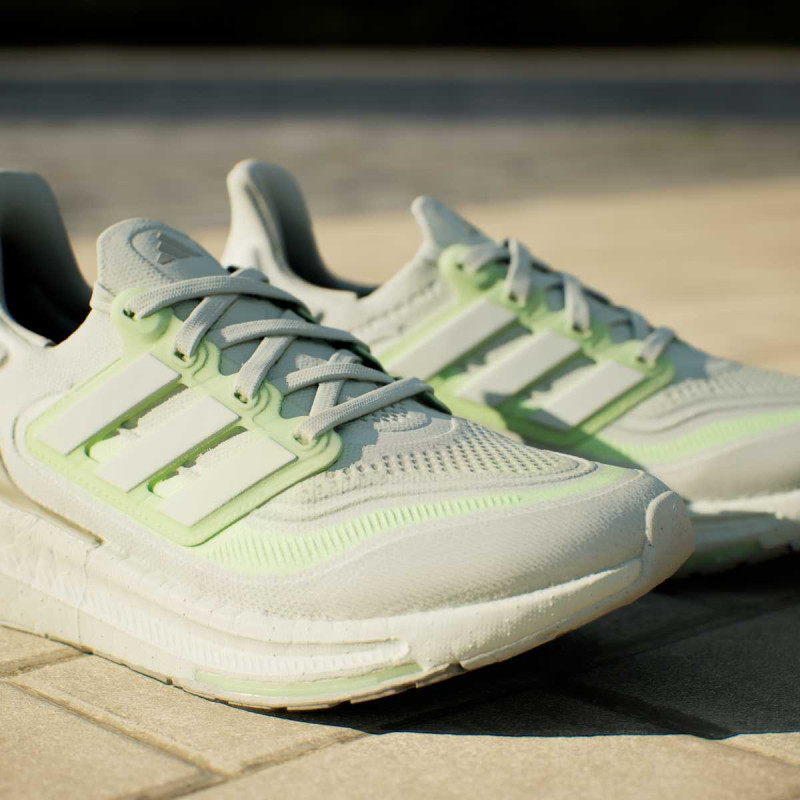 adidas ULTRABOOST LIGHT W 