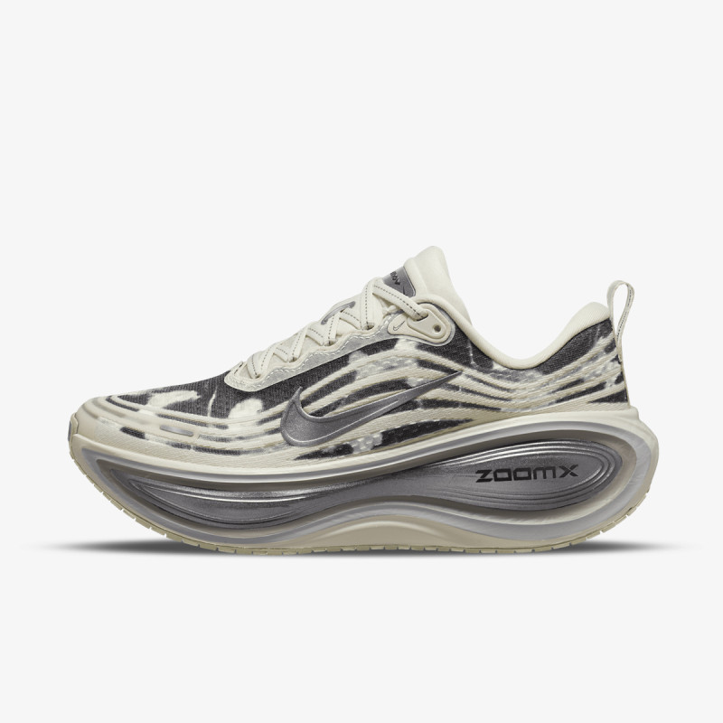 Nike W NIKE VOMERO PLUS SE 