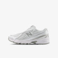 New Balance Маратонки K 740 