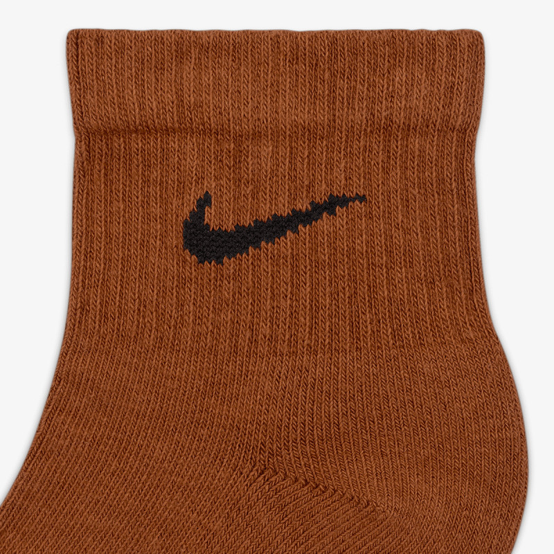 Nike Everyday Plus 