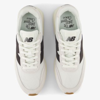 New Balance 370 