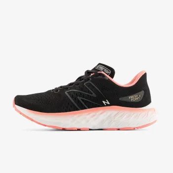 New Balance Маратонки EVOZ v3 